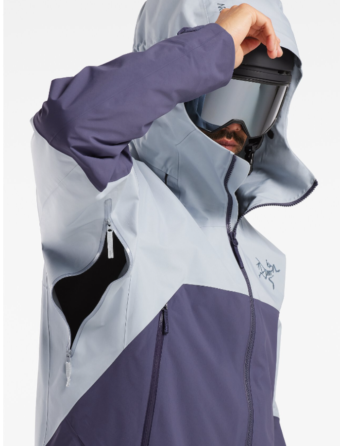 Testing air circulation using zippers under armpits